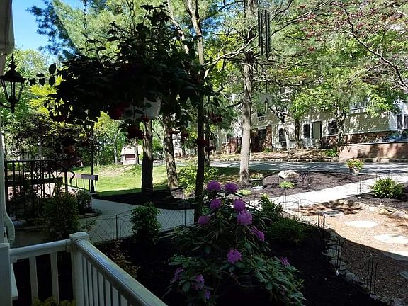 4th image of 12 Foxwood Dr #A