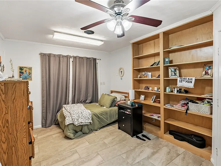 906 Gilchrist Ave — Photo 17