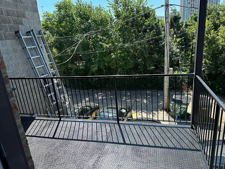 1135 W Chicago Ave #2W — Photo 27
