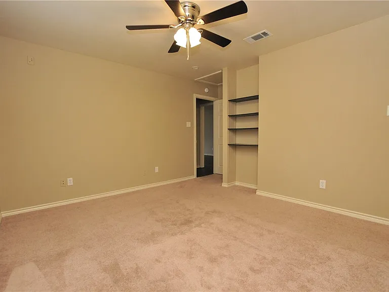 2323 Trace Mdws — Photo 12