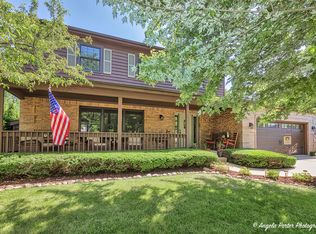241 Loch Glen Ln, McHenry, IL 60050