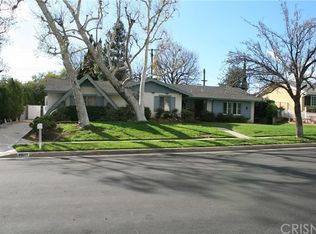 10011 Oak Park Ave, Northridge, CA 91325