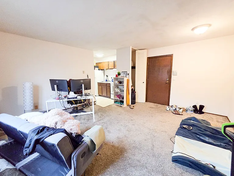 2601 University Avenue — Photo 4