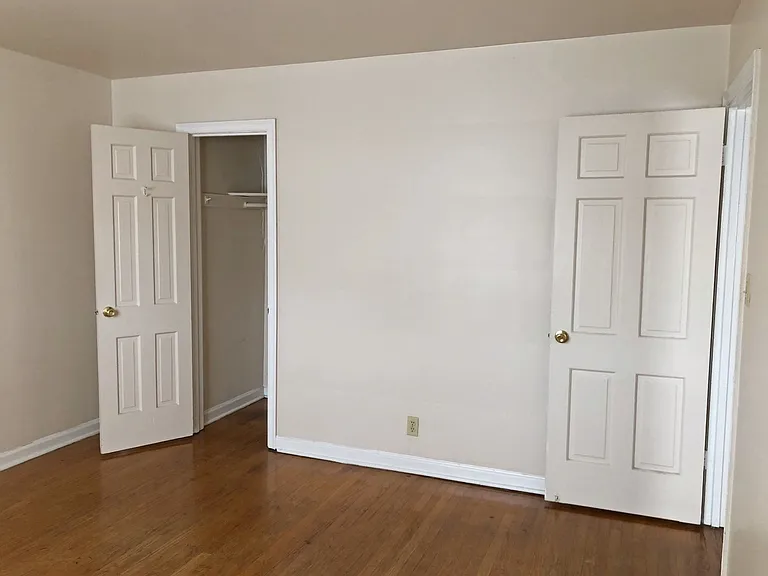 Nola Court Apartments — Photo 52