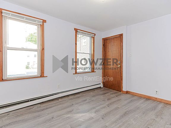 5th image of 41 Park St Rear 1
