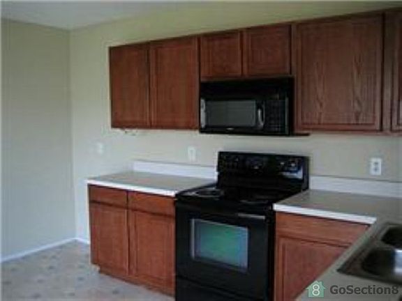 3rd image of 1004 Richmond Dr