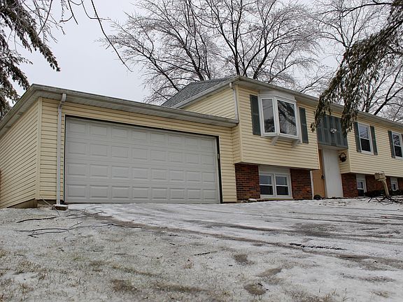 3rd image of 8228 Carolwood Ln