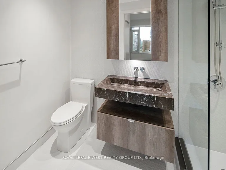 11 Yorkville Ave #1310 — Photo 29