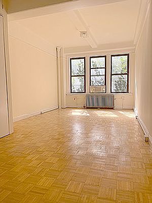 3rd image of 42 W 72nd St #4D