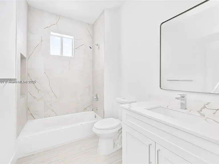 10745 SW 217th St — Photo 7