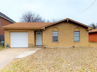 1610 Bogarte Dr, Grand Prairie, TX 75051