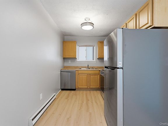 4th image of 614 Fox Run Ln #614