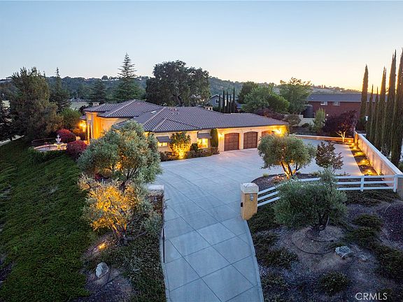 3rd image of 2035 Rancho Caro Rd