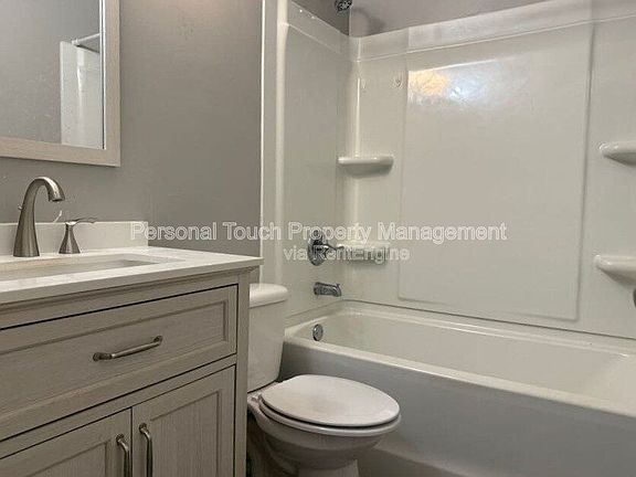 5th image of 142 6th Ave N Unit 5
