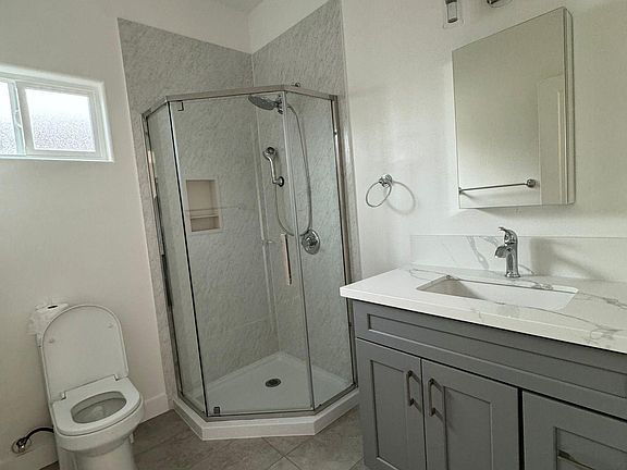 4th image of 24724 Senator Ave #2