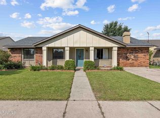 303 Plaza Village Dr, Lafayette, LA 70506