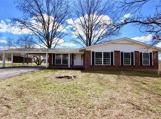 12200 Lake Meade Dr, Saint Louis, MO 63146