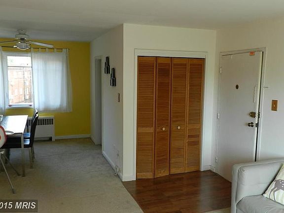 4th image of 10413 Montrose Ave #M301