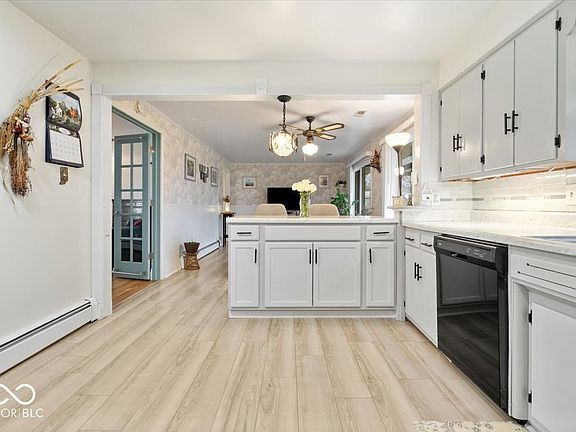5th image of 2730 Woodlawn Dr