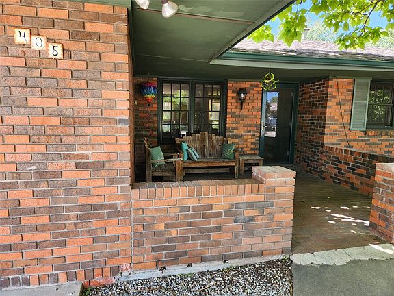2nd image of 405 Grand Canyon Dr