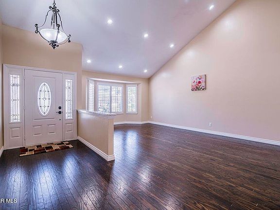 4th image of 359 Medea Creek Ln
