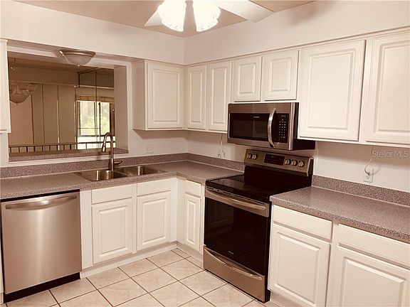 3rd image of 658 Lake Villas Dr