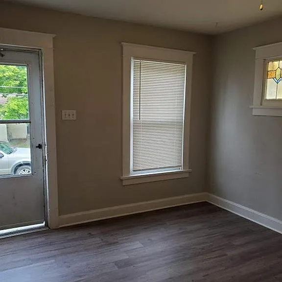 2411 Wallis Ave — Photo 2