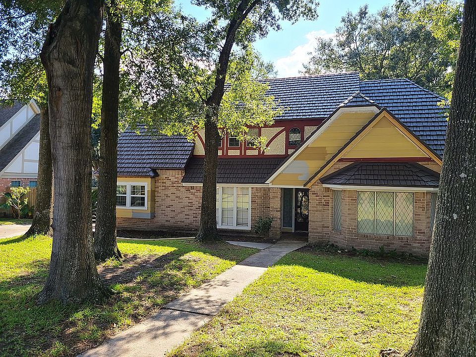2nd image of 19519 Suncove Ln
