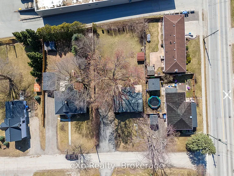 236 Sydenham St — Photo 48
