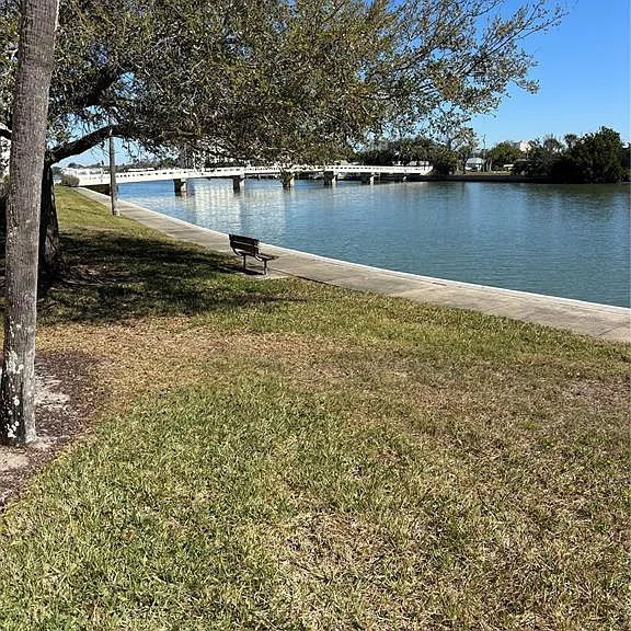 7405 Bay Island Dr S #120 — Photo 32