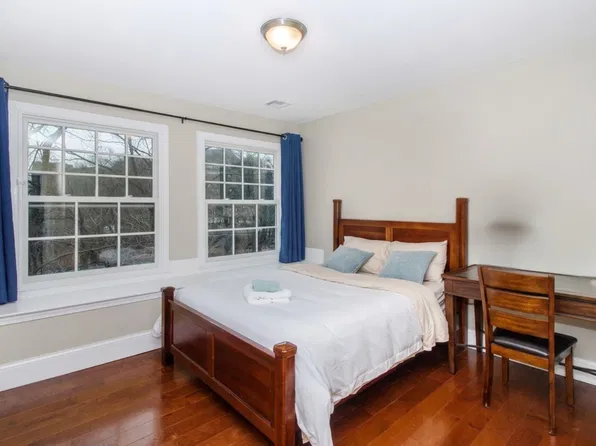 259 Kent St Unit R, Brookline, MA 02446