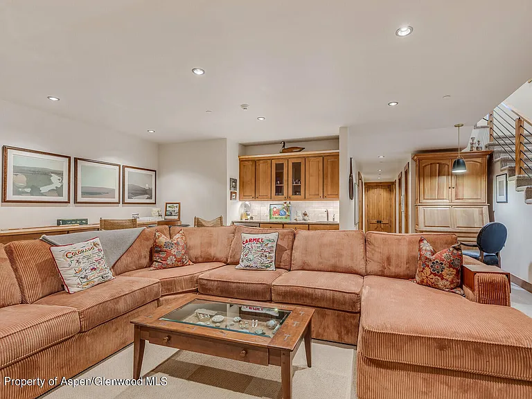 138 Club Lodge Dr — Photo 31