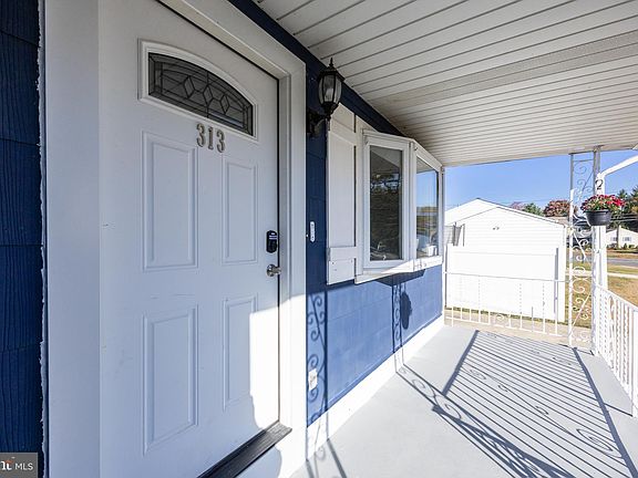 5th image of 313 Montana Ave
