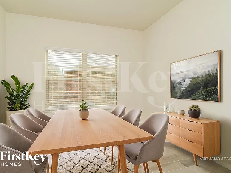1045 N Churchill Dr — Photo 5