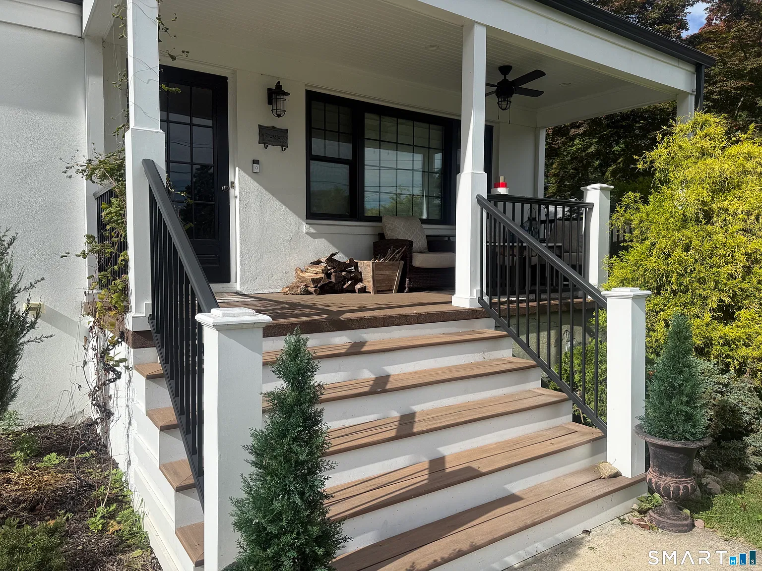 3 bed, 2.0 bath, 2100 sqft, $4,800 — Photo 2