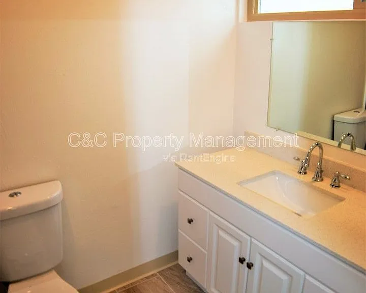 1695 Hilby Ave — Photo 12