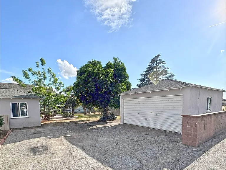 1211 S 10th Ave — Photo 10