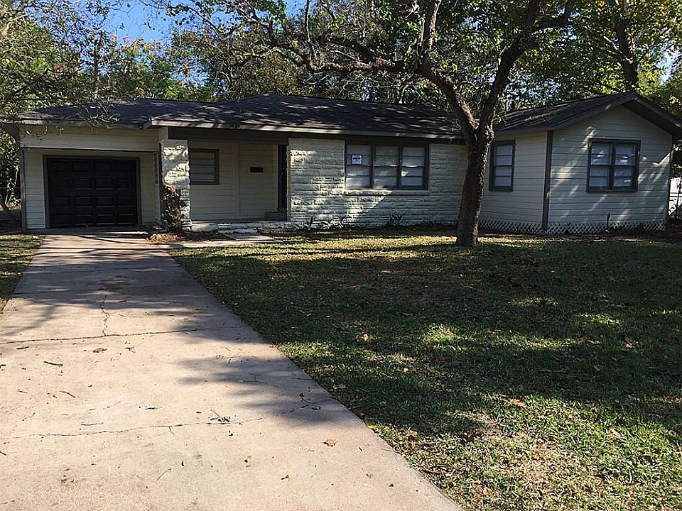 1st image of 1805 Austin St