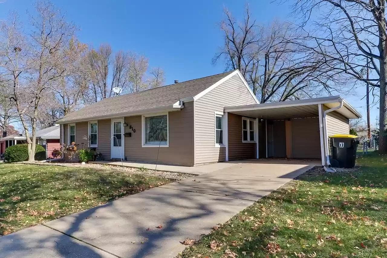 810 Livingston, Normal, IL 61790 Zillow