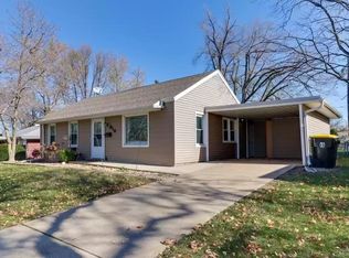 810 Livingston, Normal, IL 61790