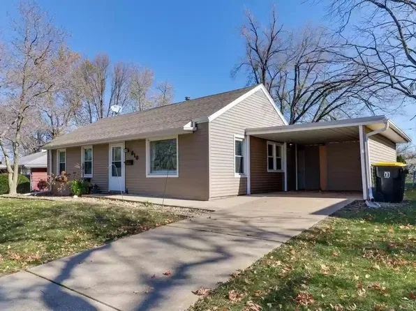 810 Livingston, Normal, IL 61790