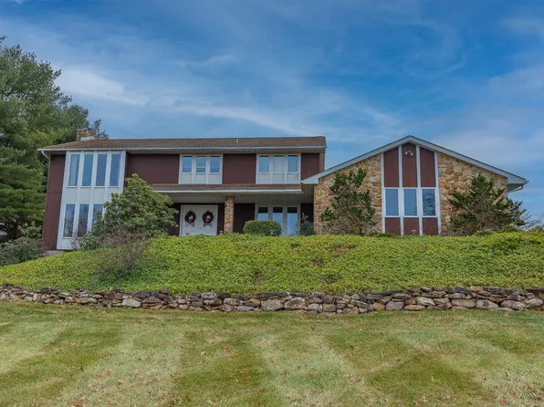5696 Blue Grass Trl, Coopersburg, PA 18036