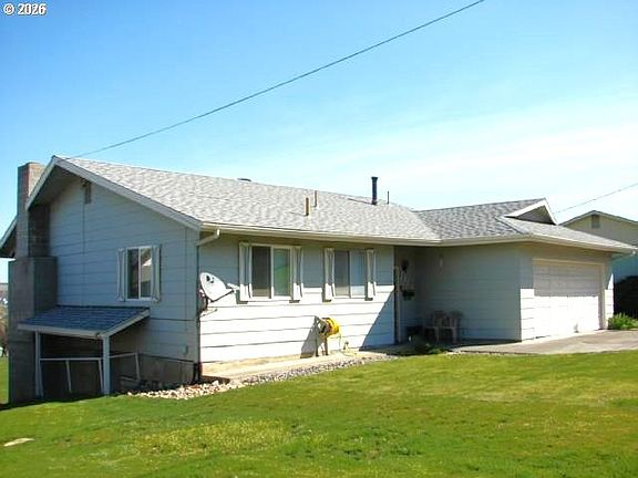 3rd image of 2303 SW Ladow Ave