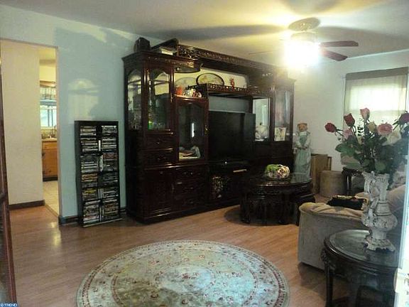 4th image of 11 Chestnut Ave