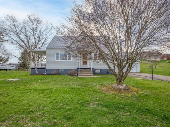 237 Montana Ave, Lower Burrell, PA 15068