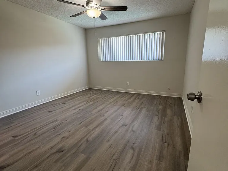 Maison De Michelle Apartments — Photo 16