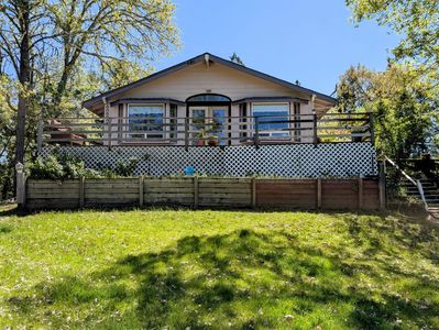 2033 Robertson Bridge Rd, Grants Pass, OR, 97526