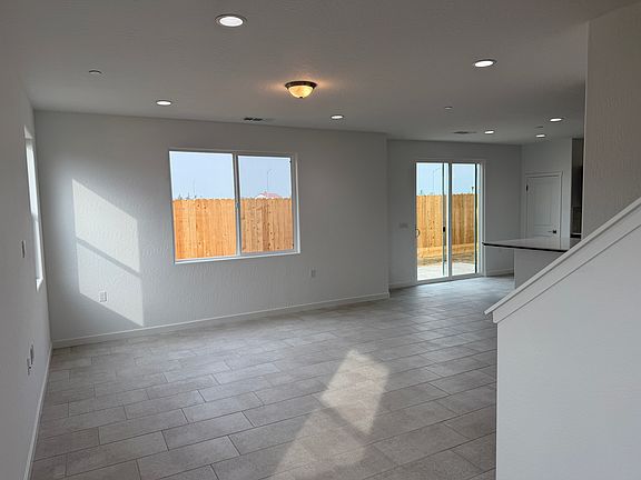 4th image of 2858 E Tierra Dr
