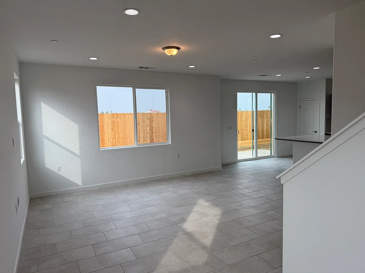 Building Photo - 2858 E Tierra Dr