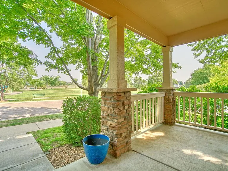 2370 Windmill Dr — Photo 2